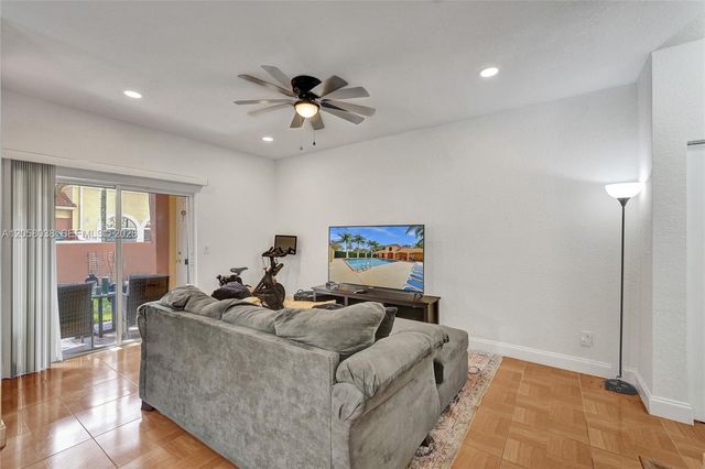 1315 N Santa Catalina Circle 1315, North Lauderdale, FL 33068