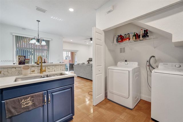 1315 N Santa Catalina Circle 1315, North Lauderdale, FL 33068