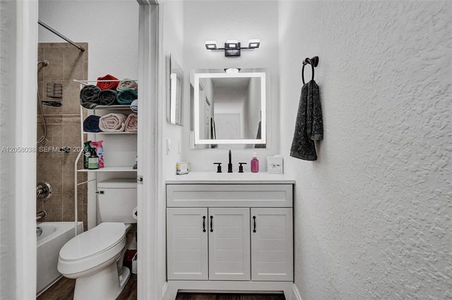 1315 N Santa Catalina Circle 1315, North Lauderdale, FL 33068