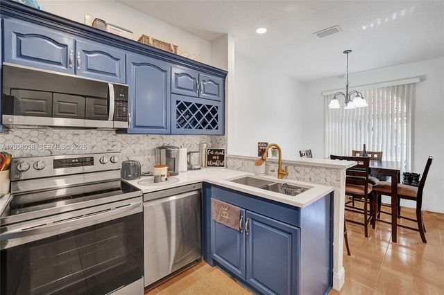 1315 N Santa Catalina Circle 1315, North Lauderdale, FL 33068