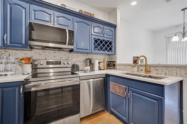 1315 N Santa Catalina Circle 1315, North Lauderdale, FL 33068