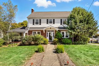 126 N Broadway, White Plains, NY 10603