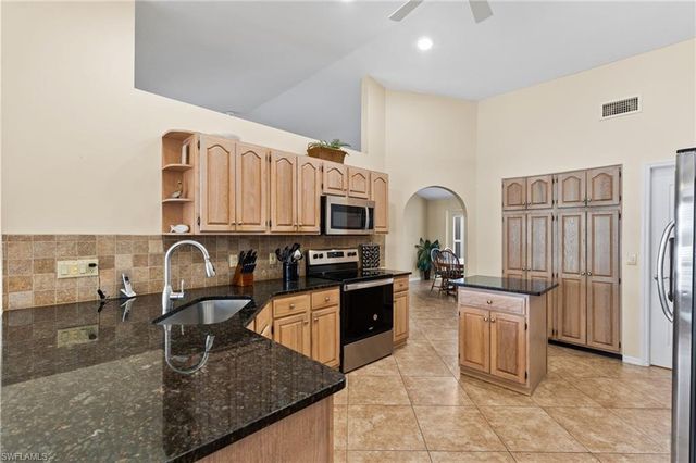 3511 SW 5th PL, Cape Coral, FL 33914