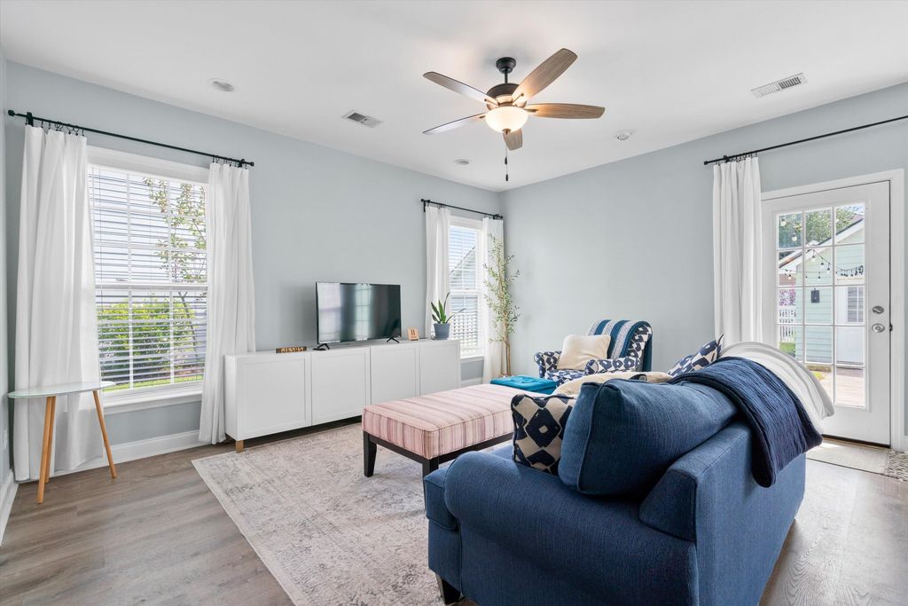 Image 13 of property listing at 319 Pimpernel Street, Summerville, SC 29483