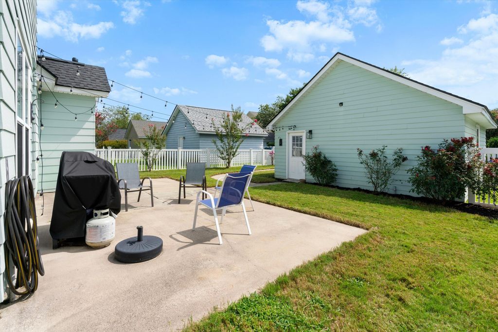 Image 27 of property listing at 319 Pimpernel Street, Summerville, SC 29483