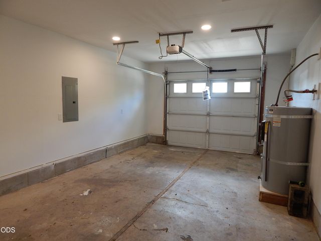 8222 Division Road, White City, OR 97503