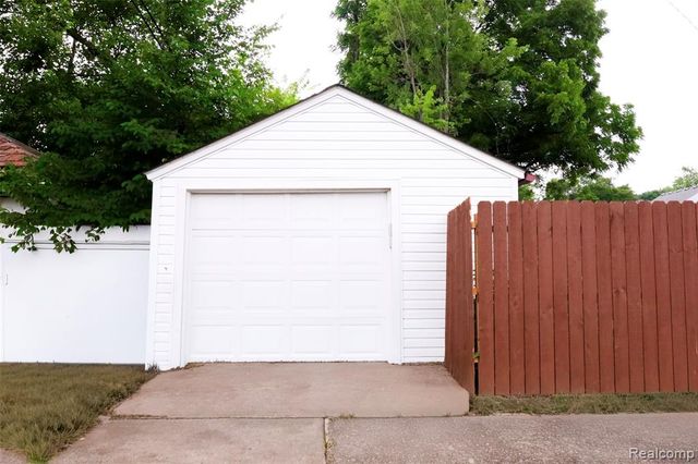 15405 Winthrop Street, Detroit, MI 48227