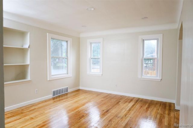 15405 Winthrop Street, Detroit, MI 48227