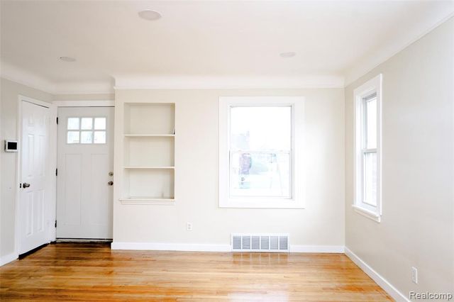 15405 Winthrop Street, Detroit, MI 48227