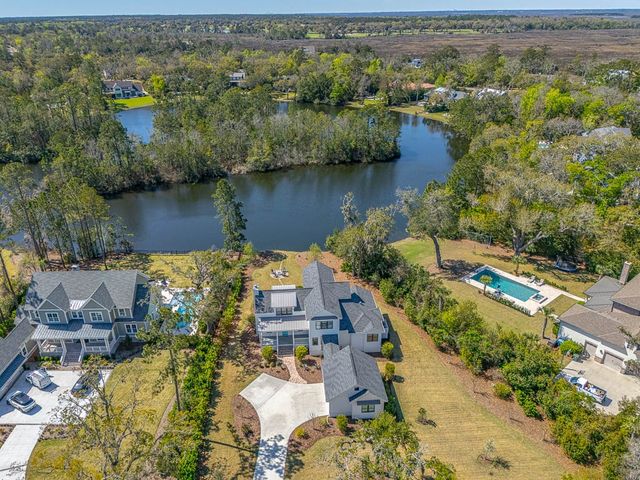 341 Lake Stillwater Drive, St Simons Island, GA 31522