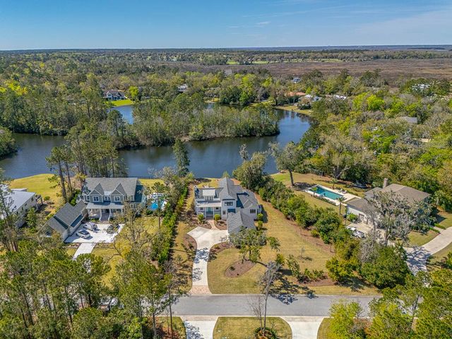 341 Lake Stillwater Drive, St Simons Island, GA 31522