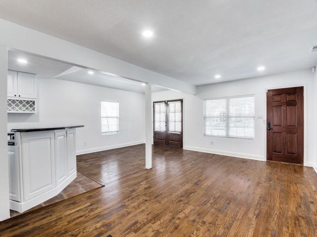 4922 W Amherst Avenue, Dallas, TX 75209