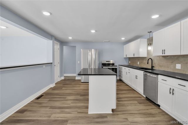 6212 New Taylor Road, Orchard Park, NY 14127