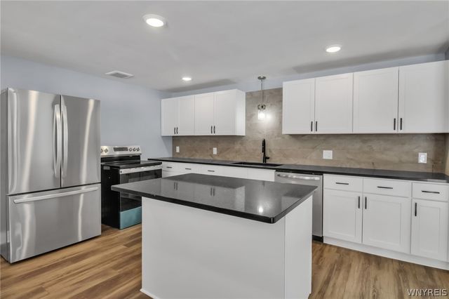 6212 New Taylor Road, Orchard Park, NY 14127