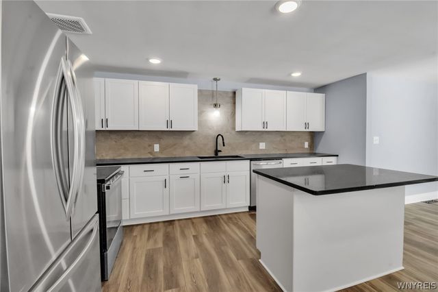 6212 New Taylor Road, Orchard Park, NY 14127