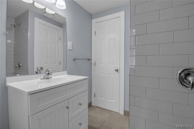 6212 New Taylor Road, Orchard Park, NY 14127