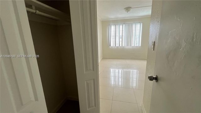 486 NW 165th St Rd B-606, Miami, FL 33169