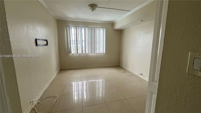 486 NW 165th St Rd B-606, Miami, FL 33169