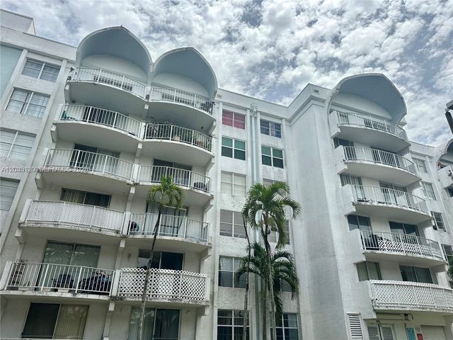 486 NW 165th St Rd B-606, Miami, FL 33169