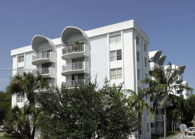 486 NW 165th St Rd B-606, Miami, FL 33169