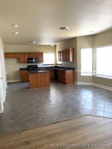 9206 E 87th Street, Tulsa, OK 74133