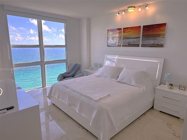 2080 S Ocean Dr MPH12, Hallandale Beach, FL 33009