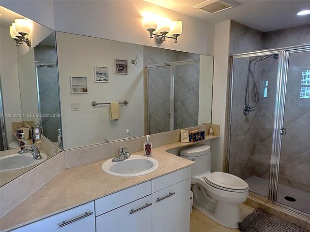 2080 S Ocean Dr MPH12, Hallandale Beach, FL 33009