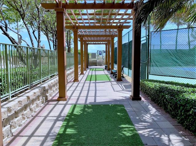 2080 S Ocean Dr MPH12, Hallandale Beach, FL 33009