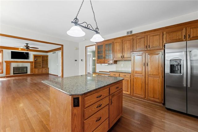 16505 W 80th Terrace, Lenexa, KS 66219