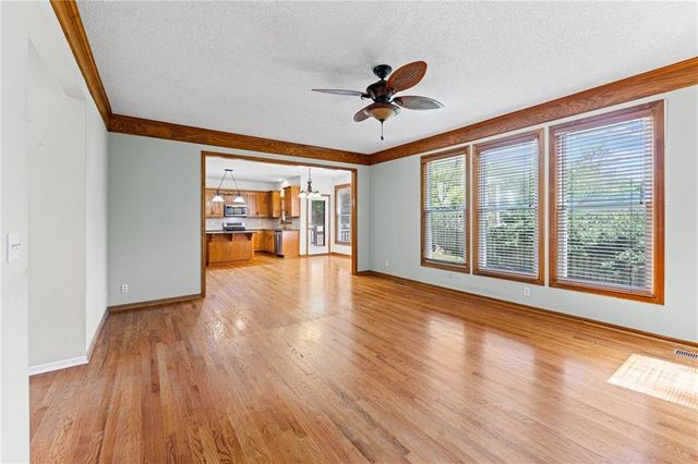 16505 W 80th Terrace, Lenexa, KS 66219