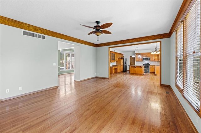 16505 W 80th Terrace, Lenexa, KS 66219
