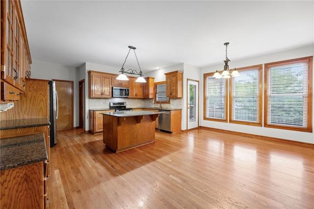 16505 W 80th Terrace, Lenexa, KS 66219