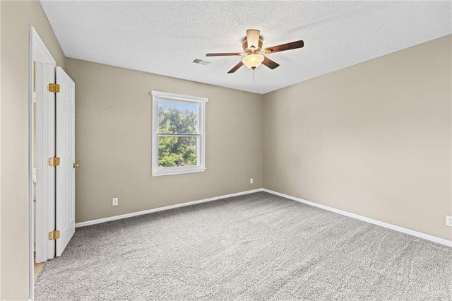 16505 W 80th Terrace, Lenexa, KS 66219