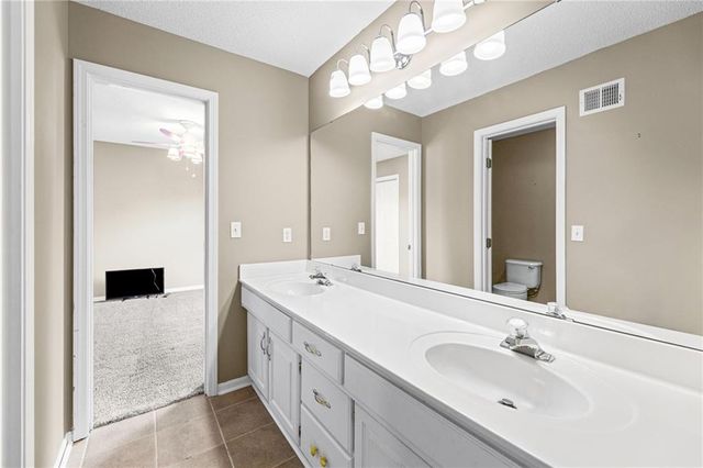 16505 W 80th Terrace, Lenexa, KS 66219