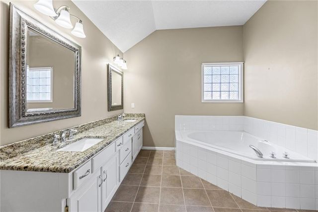 16505 W 80th Terrace, Lenexa, KS 66219