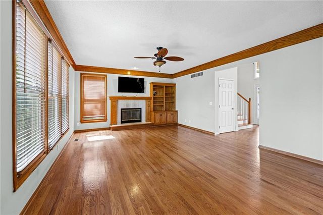 16505 W 80th Terrace, Lenexa, KS 66219