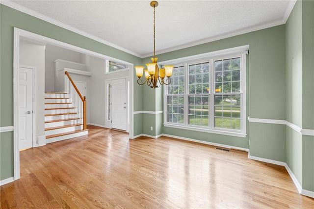 16505 W 80th Terrace, Lenexa, KS 66219