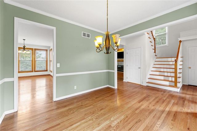 16505 W 80th Terrace, Lenexa, KS 66219