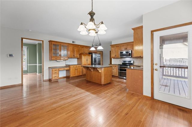 16505 W 80th Terrace, Lenexa, KS 66219