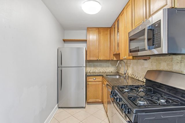 5975 N Odell Avenue 3C, Chicago, IL 60631