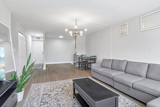5975 N Odell Avenue 3C, Chicago, IL 60631