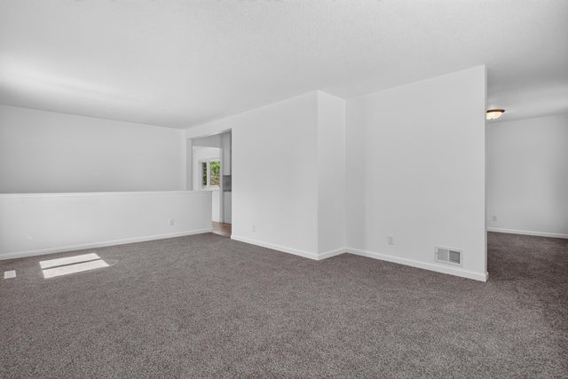 1508 SW 8th St, Minot, ND 58701