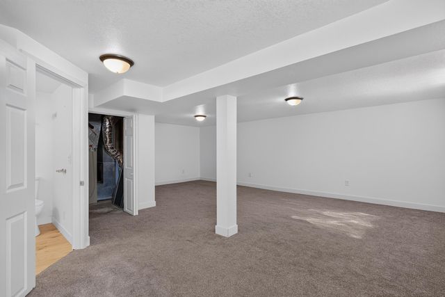 1508 SW 8th St, Minot, ND 58701