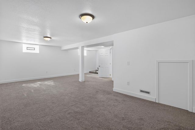 1508 SW 8th St, Minot, ND 58701