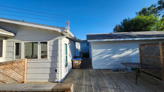 1508 SW 8th St, Minot, ND 58701