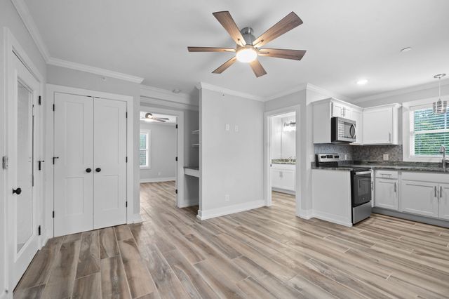 638 Madison St Apt 9, Clarksville, TN 37040