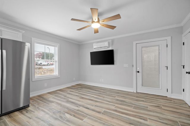 638 Madison St Apt 9, Clarksville, TN 37040