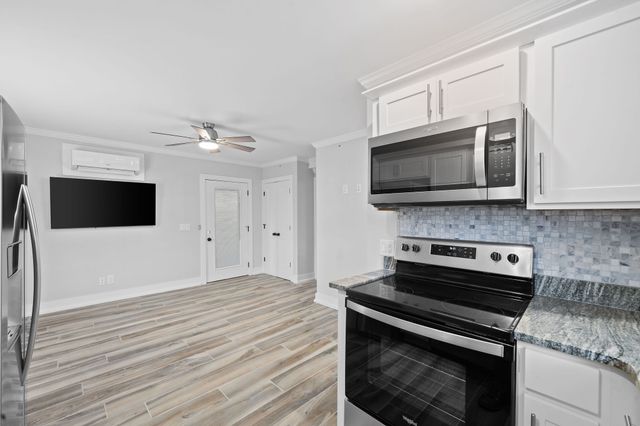 638 Madison St Apt 9, Clarksville, TN 37040