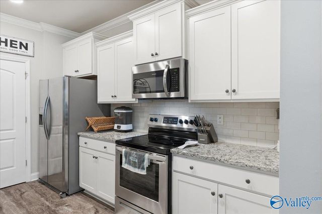 282 Falcon Ridge Drive, New Market, AL 35761