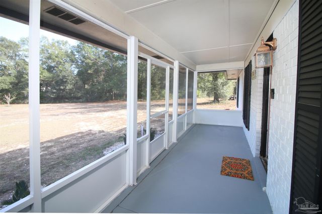 6201 Glendale Dr, Milton, FL 32570